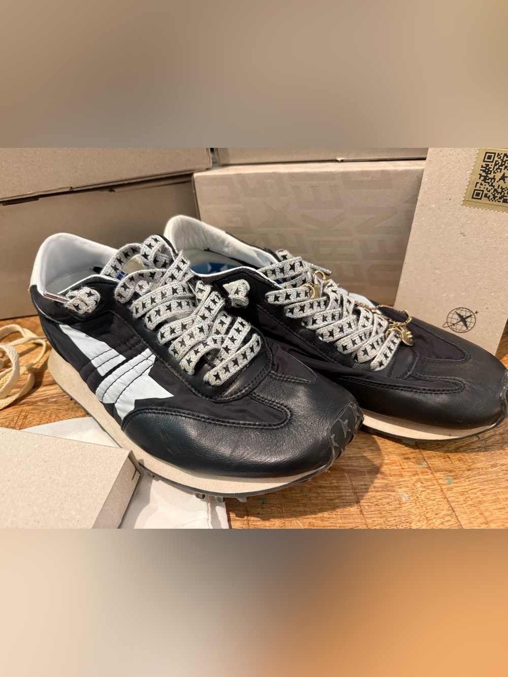 Golden Goose Marathon M77 With Star Laces And Shoe Charm Size 40/10